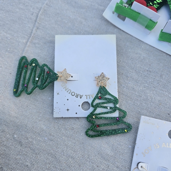 Wondershop Christmas Hair Accessories Santa Tree Scrunchie Lot Earrings Socks - Picture 5 of 9